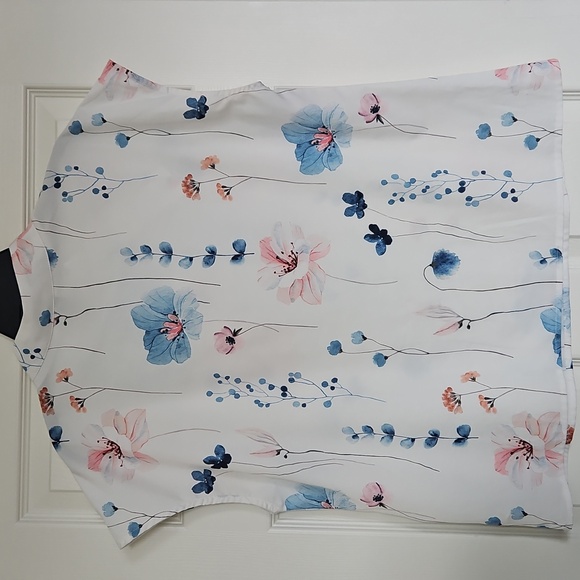 Mock Neck Blouse - Picture 2 of 3